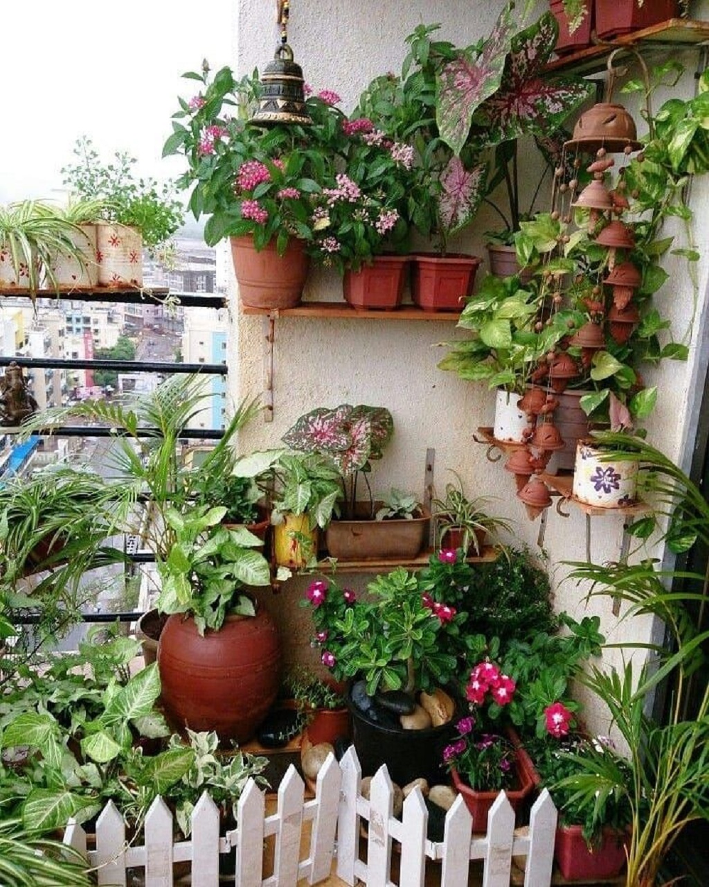 design a balcony garden